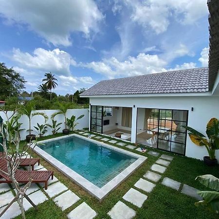 Allure Villa Cempaka Private Pool クアンタン エクステリア 写真