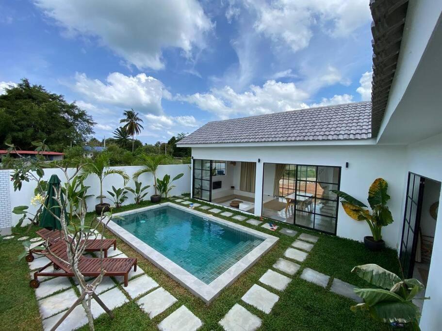 Allure Villa Cempaka Private Pool クアンタン エクステリア 写真