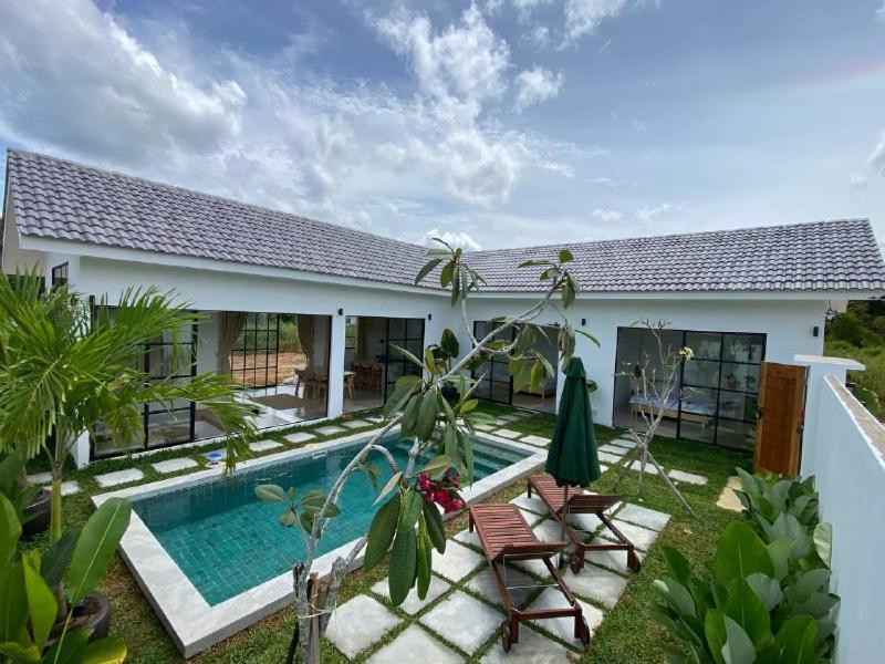 Allure Villa Cempaka Private Pool クアンタン エクステリア 写真