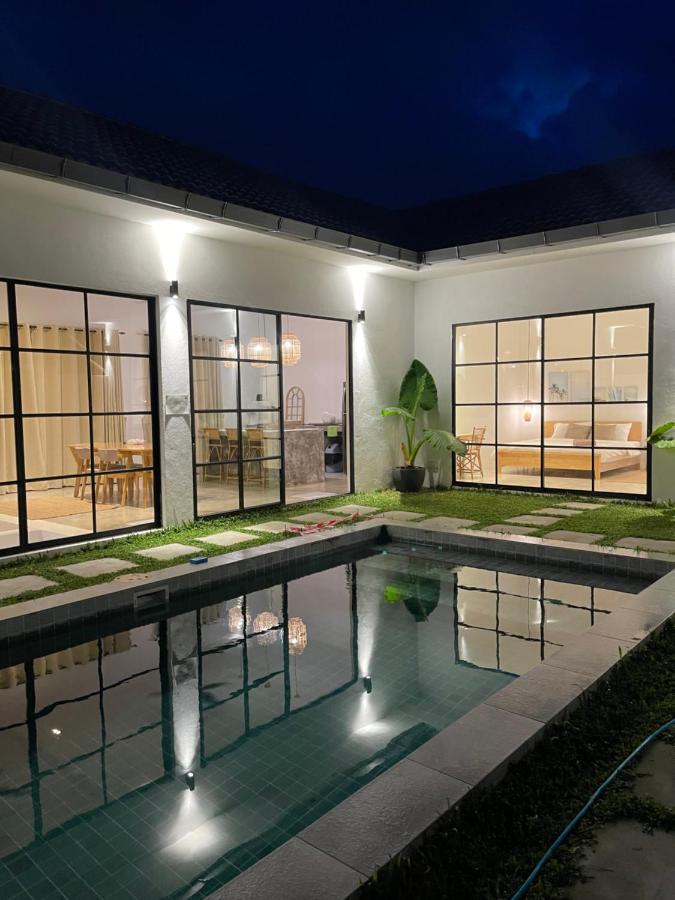 Allure Villa Cempaka Private Pool クアンタン エクステリア 写真